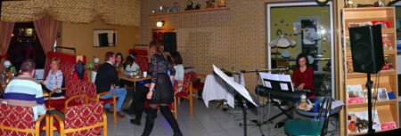 Monika Bažíková a Radovan Elefant - Vianočný večierok - 20.12.2017 - Café le Jour - Žilina